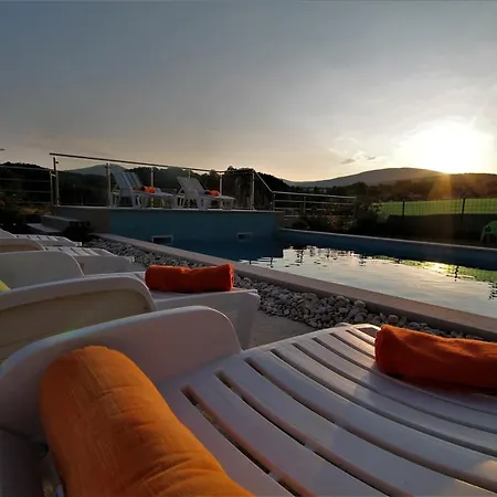 Sunshine Holiday *